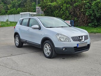 Nissan Qashqai 4x4 benzín 2.0i, automat, ťažné,STK do 4/2027 - 2
