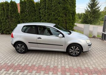 Volkswagen Golf 1,4i klima , Dobrý stav benzín manuál 55 kw - 2