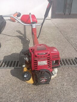 Krovinorez Stihl a Honda - 2