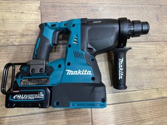 Makita XGT - 2