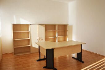 Voľné kancelárske priestory v centre Galanty na PRENÁJOM - 2