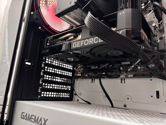 ASUS Dual GeForce RTX 4060 O8G, 8GB GDDR6 v záruke - 2