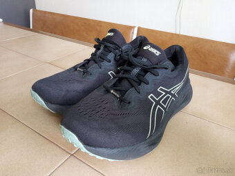 Panske bezecke Gore-Texove tenisky ASICS GEL PULSE. - 2
