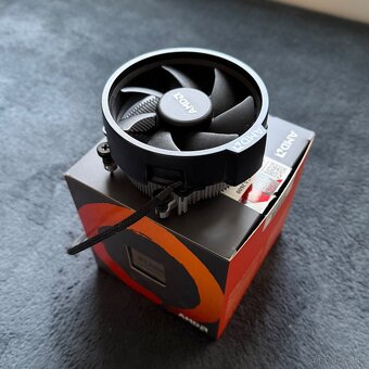 AMD Ryzen 5 2600 + chladič AMD Wraith Stealth - 2