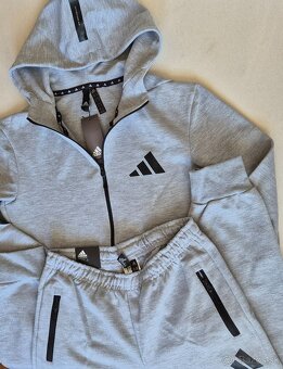 Športová súorava zn.Adidas - 2