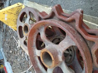 Hnacie koleso DT-75 - 2