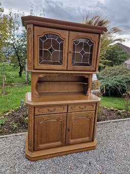 Kredenc. Pribornik. - 2