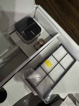 Roboticky vysávač Rómova 966 - 2