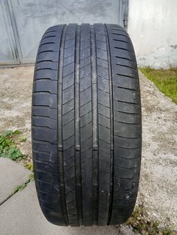 225/40r18 - 2
