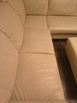 Kožený rozkladací gauč s taburetkou - 2