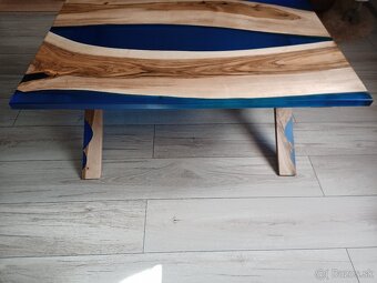 Epoxidový konferenčný stolik - 2