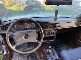 Mercedes w201 190E - 2