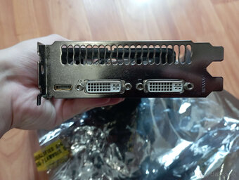 gigabyte gv-n450d3-1gi - 2