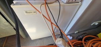 Predám Mrazničku whirpool Truhla 210 l a whirpool 75 l - 2