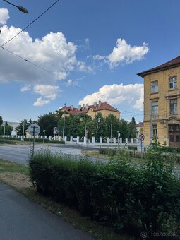 Veľký 3-izbový byt v centre mesta - 2