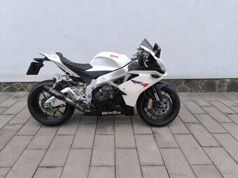 Aprilia RSV4 1000R - 2