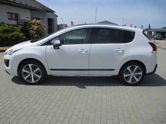 PEUGEOT 3008 Hybrid 4x4 Allure Pano HUD Navi LED - 2