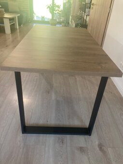 Predam nový jedálenský rozkladací stôl - len zložený - 2
