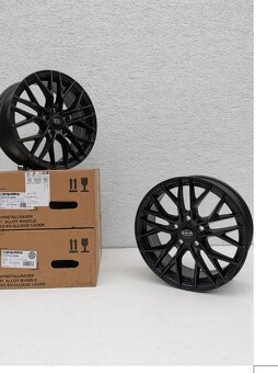 Nové Kia Carmani Ludwig 7,5X17 ET48 5x114,3 Alu 1250 - 2
