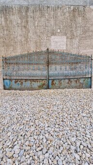 Kovaná brána / plot - 2