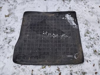 Vaničky do kufra gumové - 2