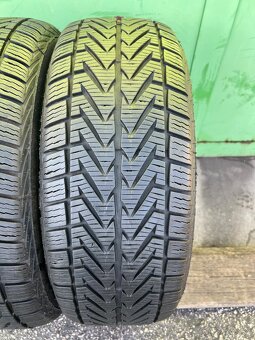 Zimné pneumatiky Vredestein 215/60R16 - 2