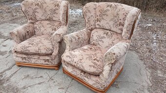 Masivní křeslo ušák - 2