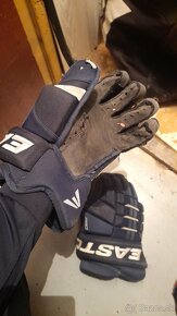 Hokejové rukavice - 2