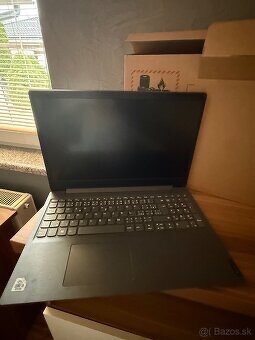 Lenovo počítač - 2