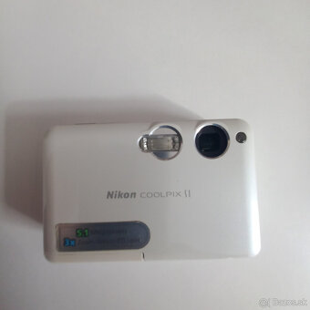 Nikon Coolpix S1 - 2