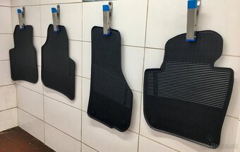 Originál gumové autokoberce ŠKODA SUPERB II. - 2