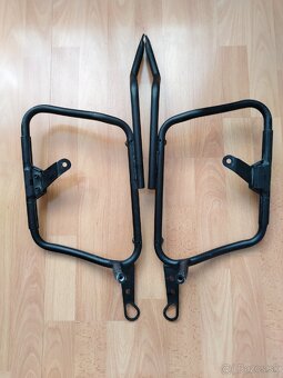 GIVI BOČNÉ NOSIČE YAMAHA FZ1 1000/FAZER (06-15) - 2