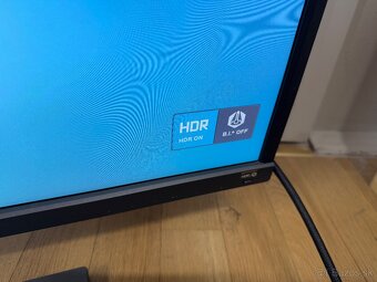 31,5 palcový 4K HDR BenQ -- Pekný stav - 2