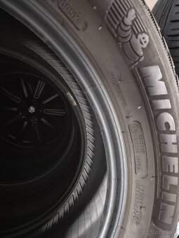 Zimne pneu 245×50 R19 - 2