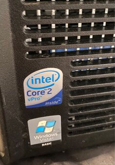 Dell Optiplex 755 a Dell UltraSharp - 2