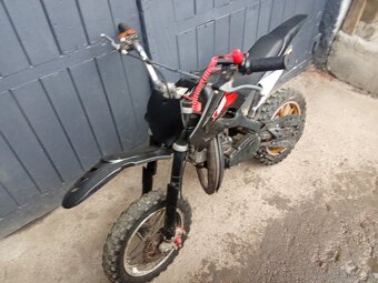 Predám minibike cross 50ccm.plne funkčna len sa voziť za 170 - 2