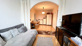 PREDAJ ATRAKTÍVNEHO 3-IZB. BYTU S LOGGIOU V PROSTREDÍ PLNOM - 2