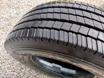 Kúpim Michelin xze1 265, 70 R17,5 - 2