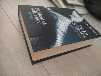 50 odtieňov sivej - 2