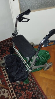 Chodítko pre seniorov - rolátor - 2