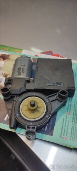 Motorček sťahovania okna - 2