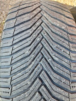 235/45 R18 - 2