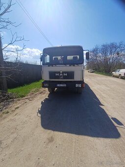 Man s hydraulicku rukou sklapac - 2