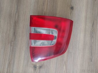 Škoda Octavia 2 ľavé zadné svetlo - 2