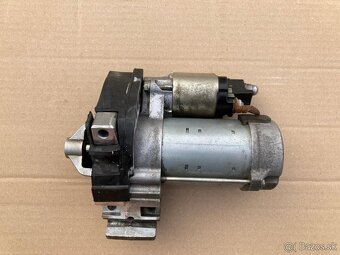 štartér na BMW F10 F15 F20 F30 2.0D B47 - 2