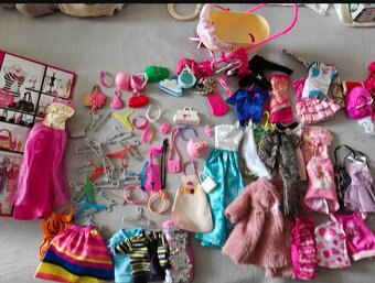 Barbie šatník a doplnky - 2