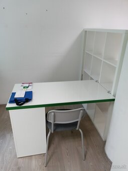 Kancelársky stôl + kreslo + poličky - 2