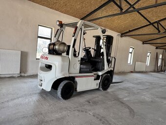 Plynový vysokozdvižný vozík NISSAN 2,5 T. 3500 mth - 2
