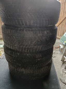 Zimné pneu 215/55 R17 - 2