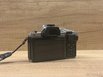 Olympus OM-D E-M10 Mark III - 2